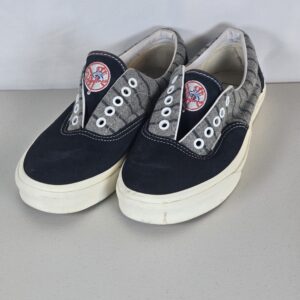 Vans – Slip-On Skate Sneakers – Black Gray White Red Logo – Used