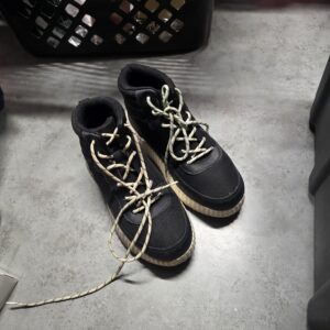 Black High-Top Canvas Sneakers Gum Sole Two-Tone Laces Streetwear Used